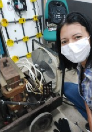 Manutenção em máquina de solda